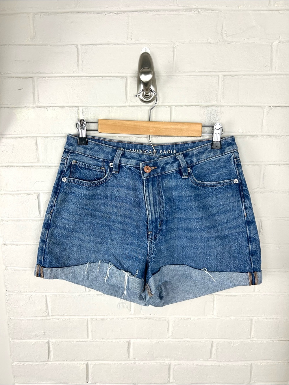 American Eagle Crossover Waist Highest Rise Denim Mom Shorts Size 6